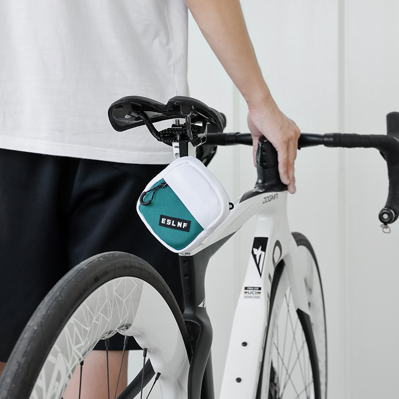 حقيبة سرج دراجة هوائية عصرية م - مراجعة Mountain Biking Fanny Pack وسعره