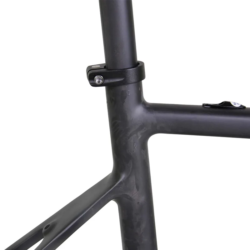 إطارات دراجات كربونية يابانية  - مراجعة Mountain Biking Japan وسعره